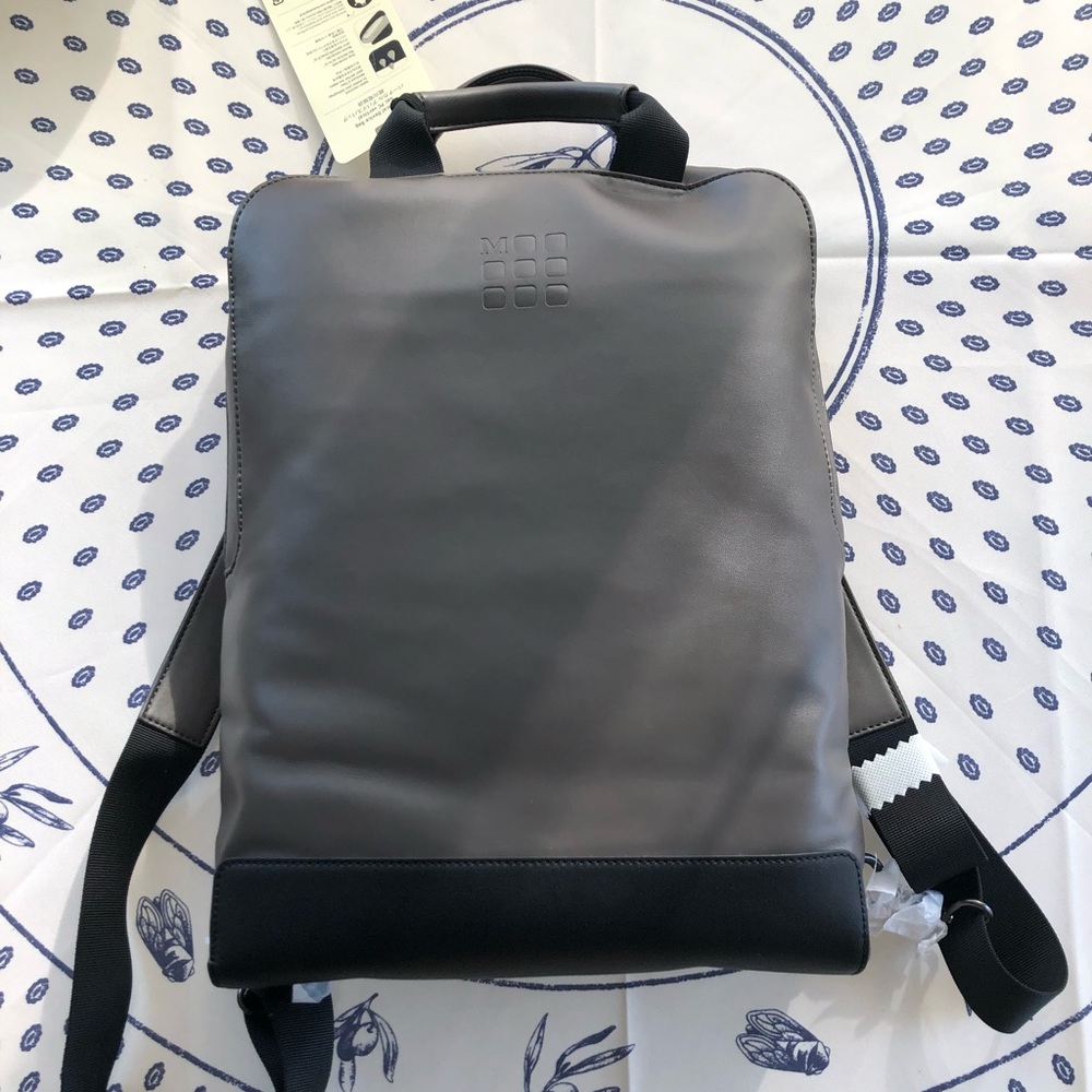MOLESKINE BRAND NEW Classic Vertical Bag